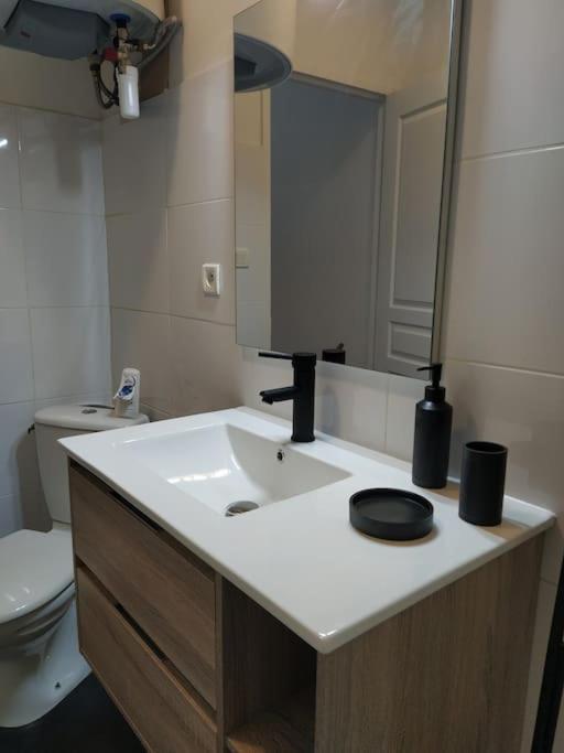 Appartement Avec Balcon, Bord Du Canal, Wifi. Narbona Esterno foto